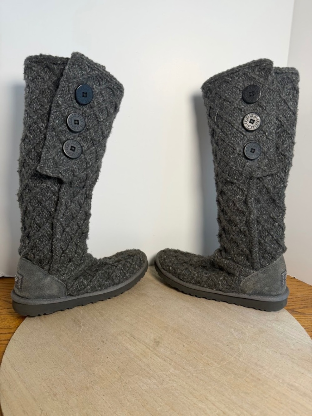 UGG Australia 3066 Cable Knit Tall Button Boots Gray Womens 7